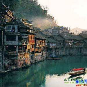 【長(zhǎng)沙往返路線1】張家界、鳳凰古城、天子山、黃龍洞三晚四日游