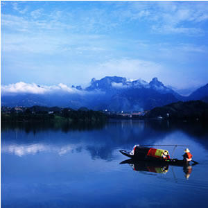 喜樂O線：猛洞河漂流、鳳凰古城兩日游